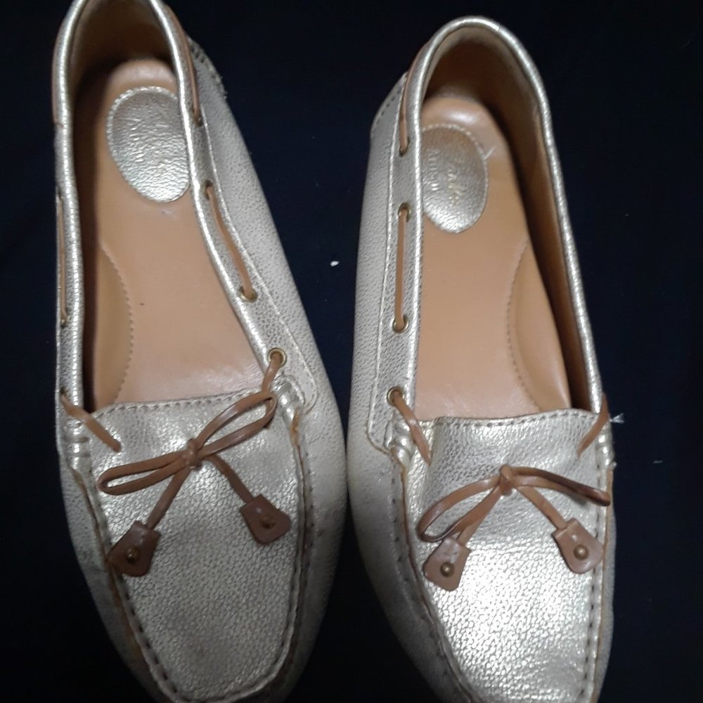 Perfect Vacation/Cruise Shoes  Clarks Artisan with braid detail.  Sz.8